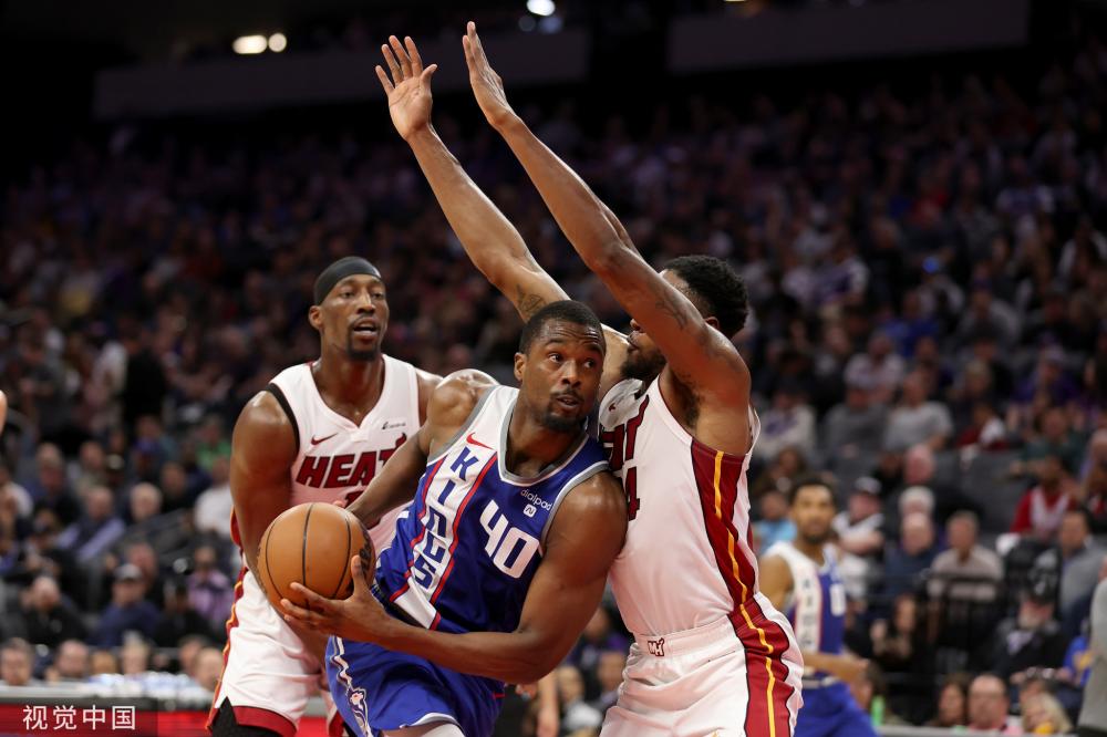 击败巴塞罗 击败巴塞罗